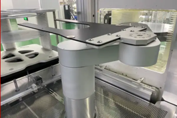 Semiconductor equipment with aluminum nitride substrate