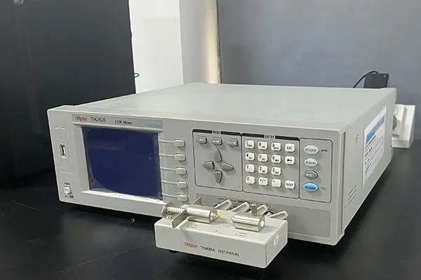 Dielektrisches Prüfgerät